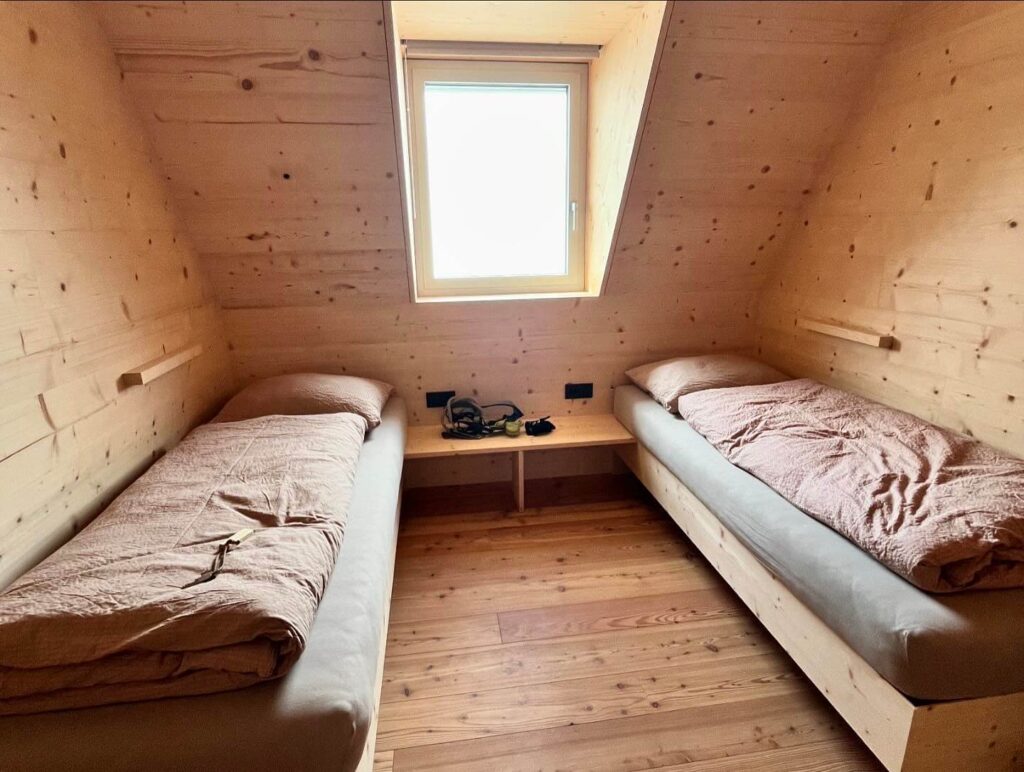 Rosengarten Dolomites - Santnerpass Hut Private Twin Room Rosengarten Dolomites - Santnerpass Hut Private Twin Room