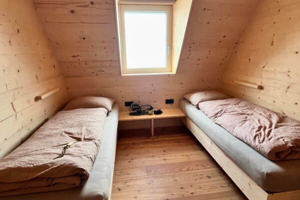 Rosengarten Dolomites - Santnerpass Hut Private Twin Room