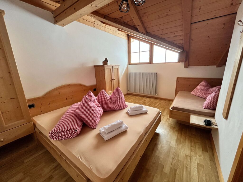 IMG_8631Rosengarten Dolomites - Plattkofel Hut Private Quad Room Rosengarten Dolomites - Plattkofel Hut Private Quad Room